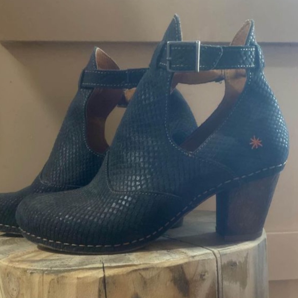 ART Company Ankle booties